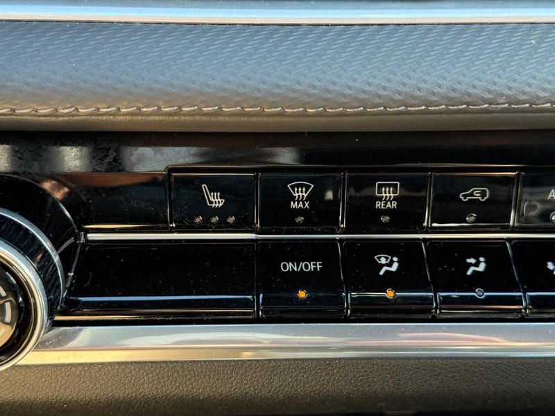 Chevrolet Equinox Vehicle Image 21