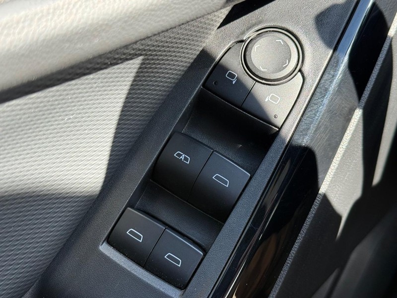 Chevrolet Equinox Vehicle Image 22