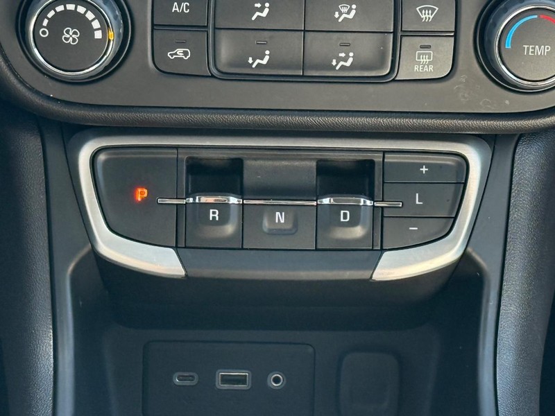 GMC Terrain Vehicle Image 13