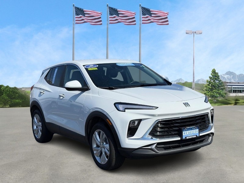 Buick Encore GX Vehicle Full-screen Gallery Image 01