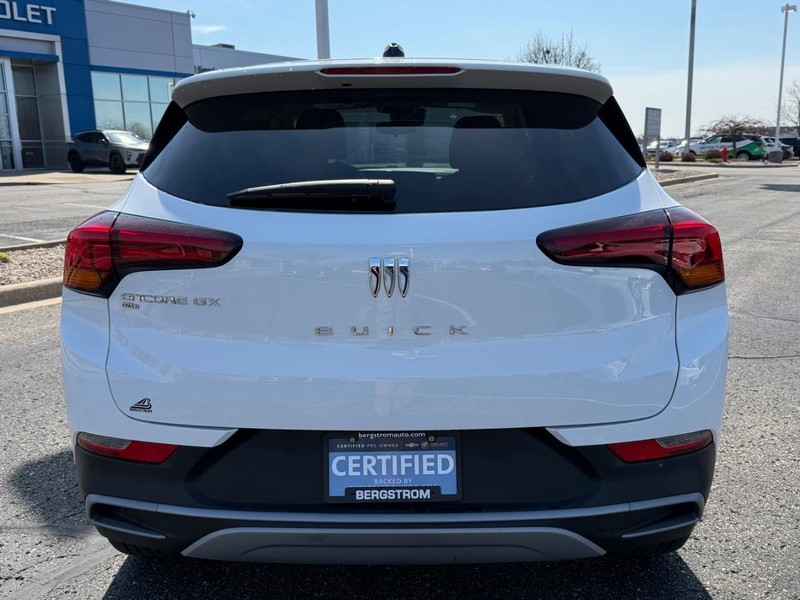 Buick Encore GX Vehicle Full-screen Gallery Image 04