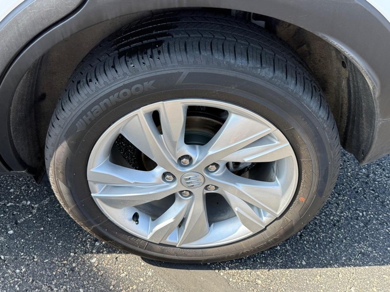 Buick Encore GX Vehicle Full-screen Gallery Image 07