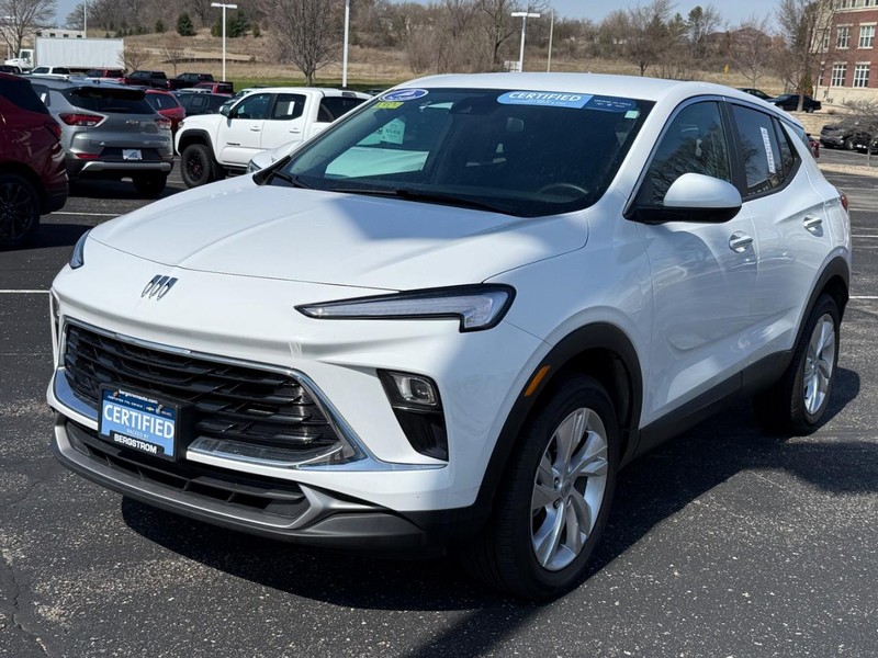 Buick Encore GX Vehicle Full-screen Gallery Image 08