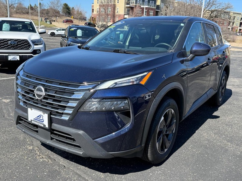 Nissan Rogue Vehicle Image 08