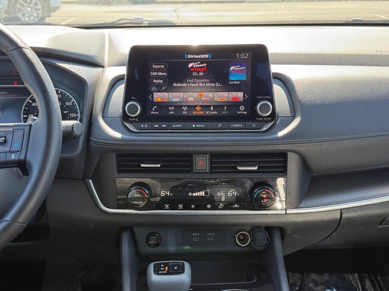 Nissan Rogue Vehicle Image 12