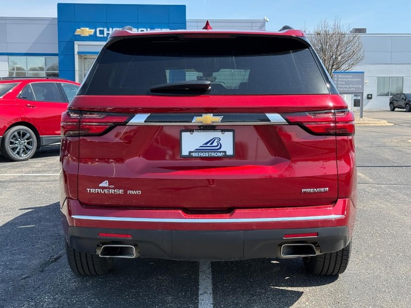 Chevrolet Traverse Vehicle Image 04