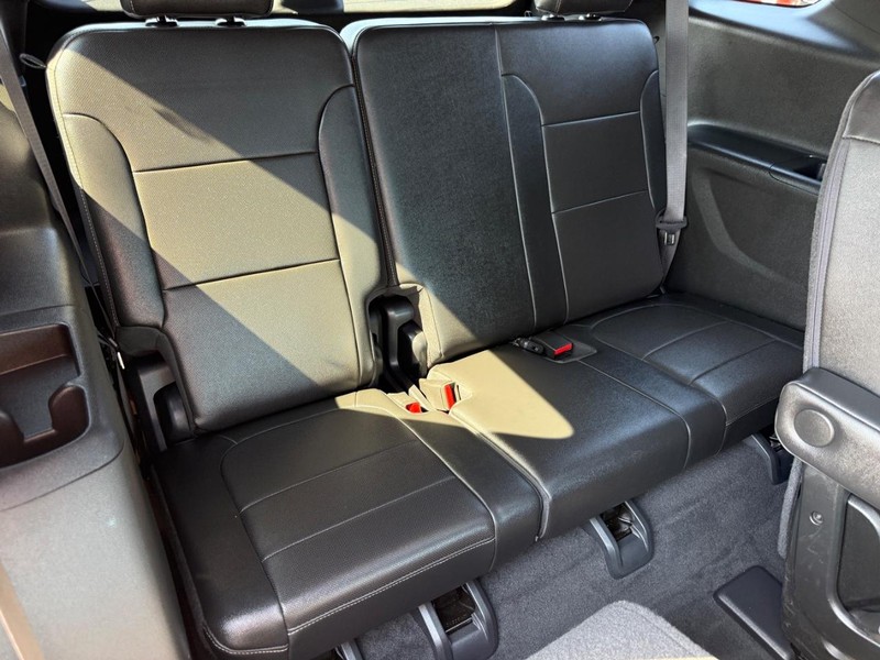 Chevrolet Traverse Vehicle Image 10