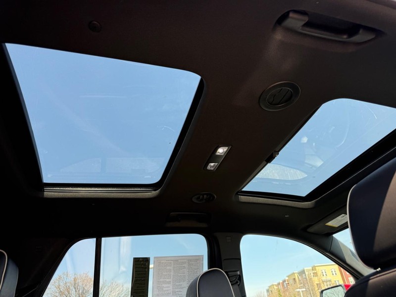 Chevrolet Traverse Vehicle Image 12