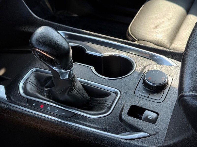 Chevrolet Traverse Vehicle Image 22