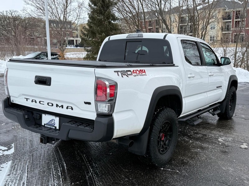 Toyota Tacoma 4WD Vehicle Image 03