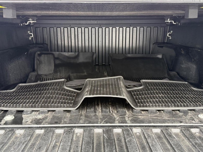 Toyota Tacoma 4WD Vehicle Image 05