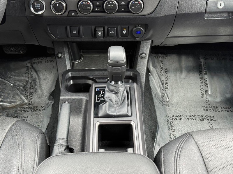 Toyota Tacoma 4WD Vehicle Image 13