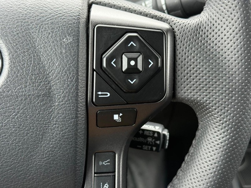 Toyota Tacoma 4WD Vehicle Image 17