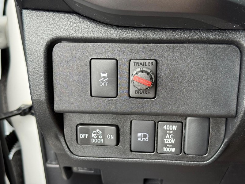 Toyota Tacoma 4WD Vehicle Image 21