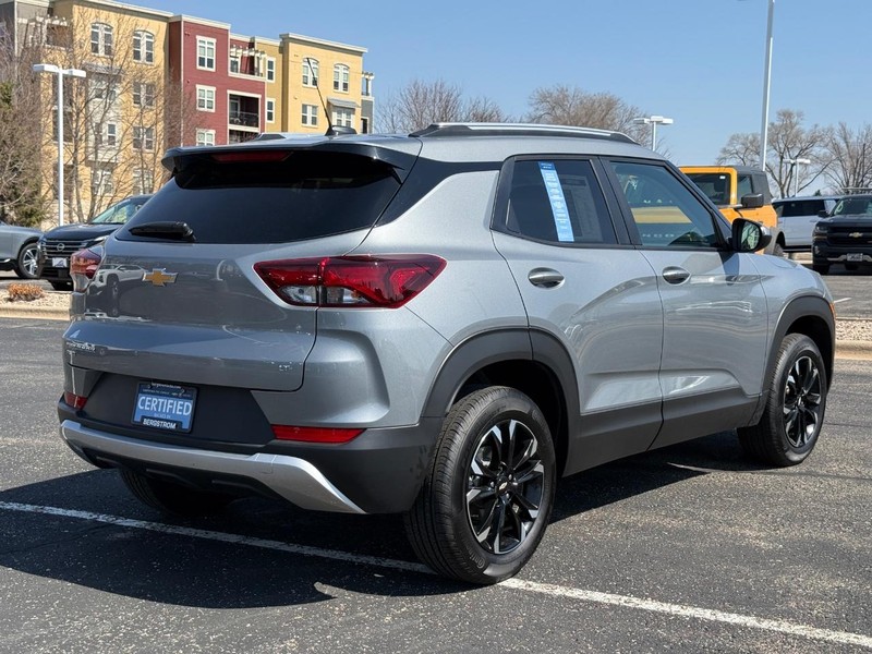 Chevrolet TrailBlazer Vehicle Image 03