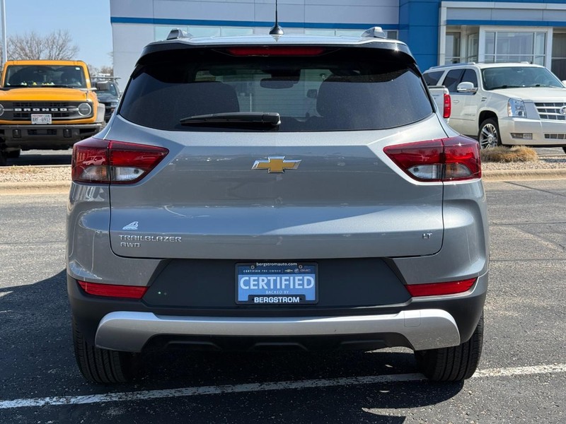 Chevrolet TrailBlazer Vehicle Image 04