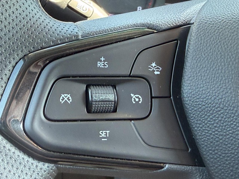 Chevrolet TrailBlazer Vehicle Image 13