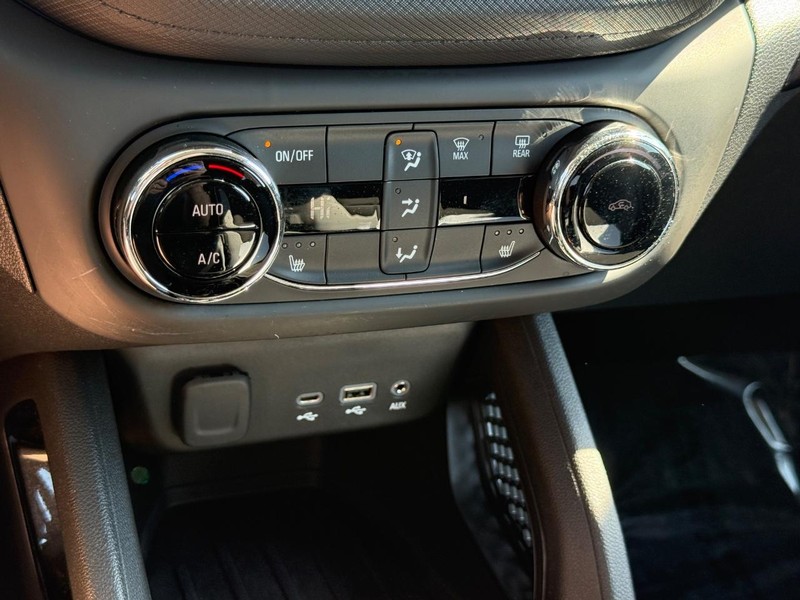 Chevrolet TrailBlazer Vehicle Image 18