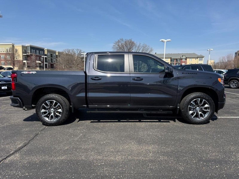 Chevrolet Silverado 1500 Vehicle Image 02