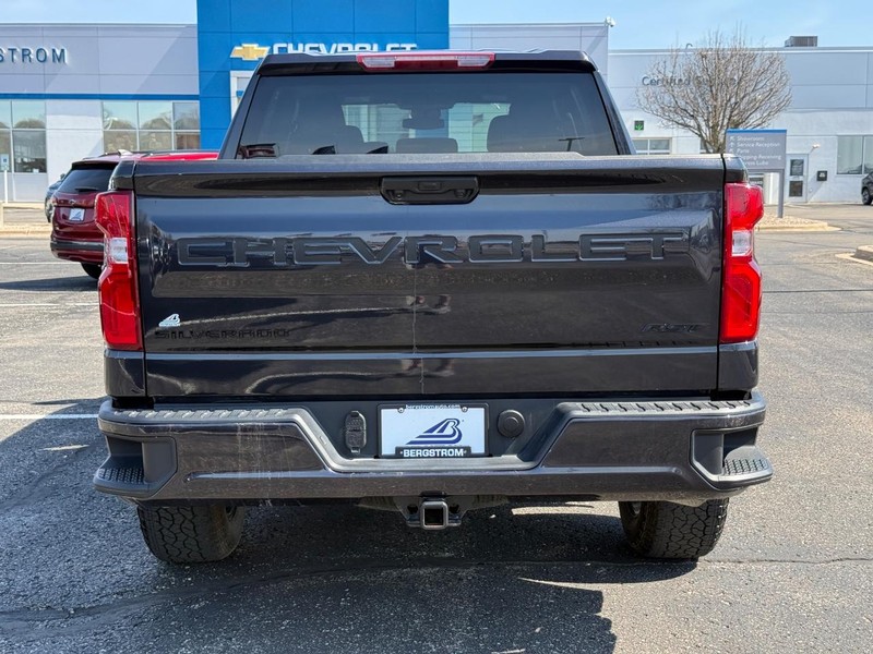 Chevrolet Silverado 1500 Vehicle Image 04