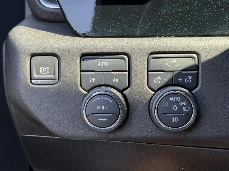 Chevrolet Silverado 1500 Vehicle Image 21