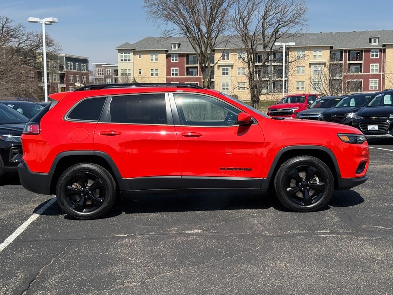 Jeep Cherokee Vehicle Image 02