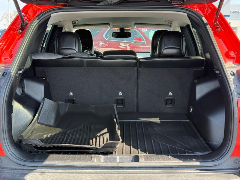 Jeep Cherokee Vehicle Image 06