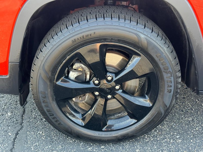 Jeep Cherokee Vehicle Image 07