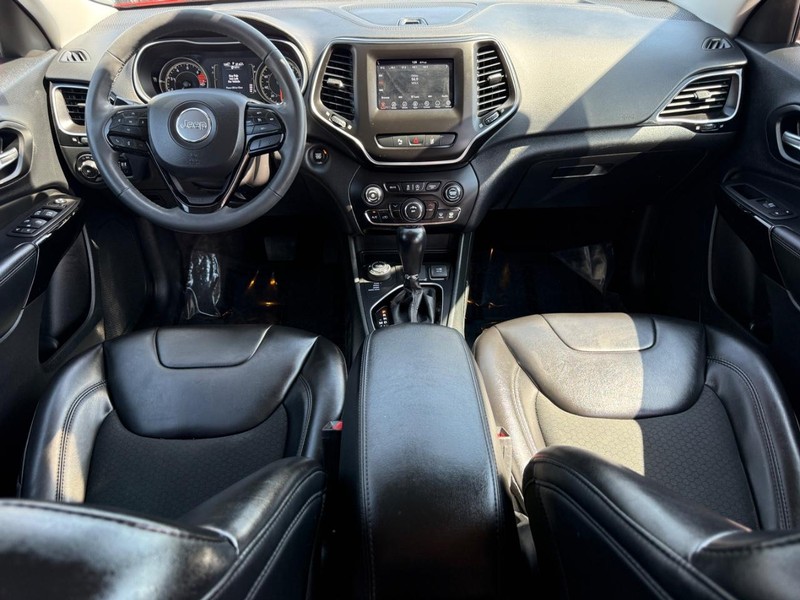 Jeep Cherokee Vehicle Image 11