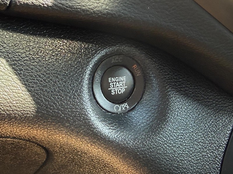 Jeep Cherokee Vehicle Image 15