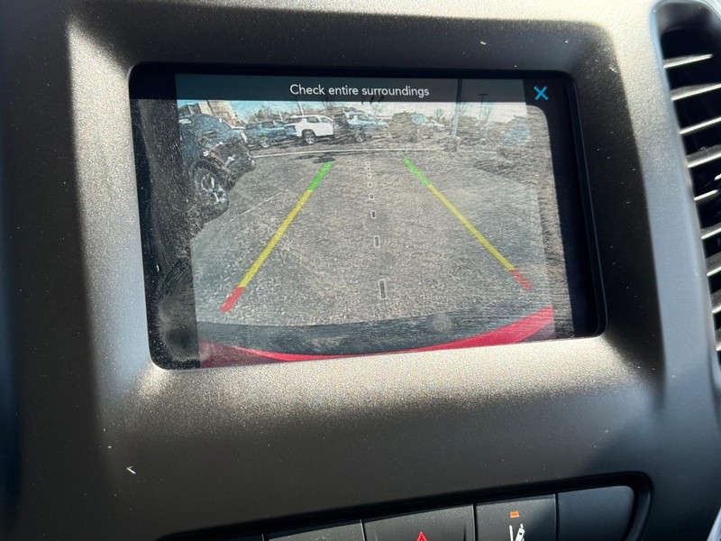 Jeep Cherokee Vehicle Image 18