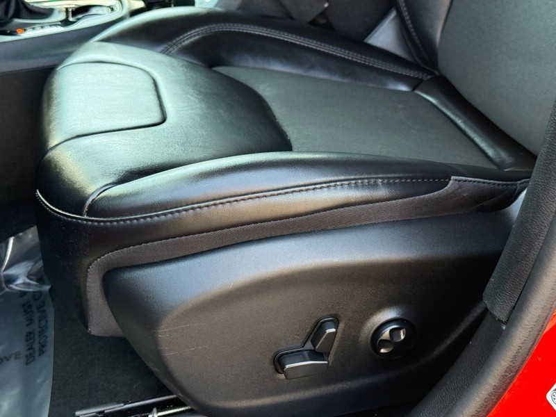 Jeep Cherokee Vehicle Image 25