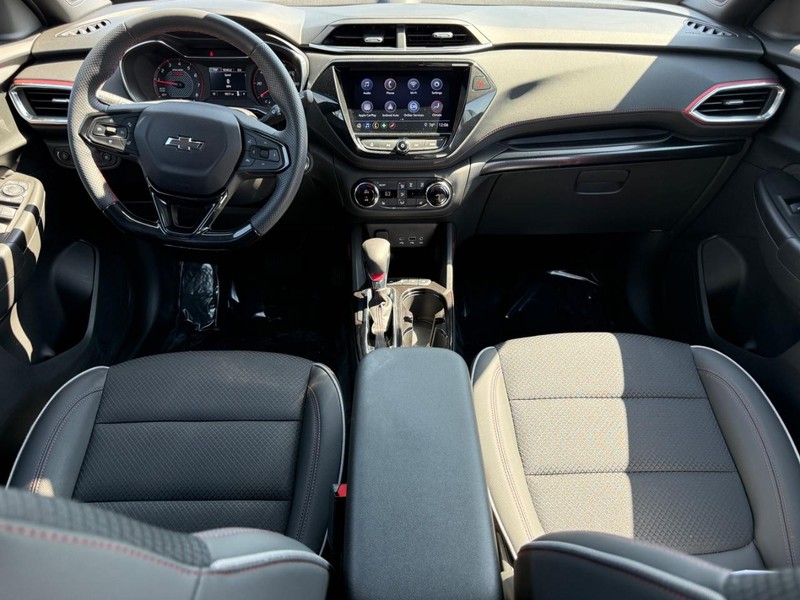 Chevrolet TrailBlazer Vehicle Image 11