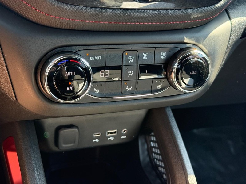 Chevrolet TrailBlazer Vehicle Image 18