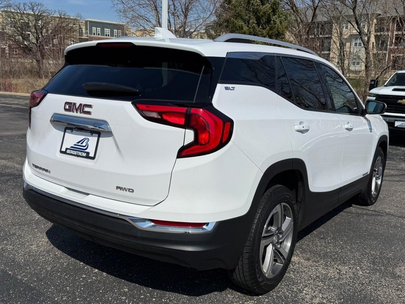 GMC Terrain Vehicle Image 03