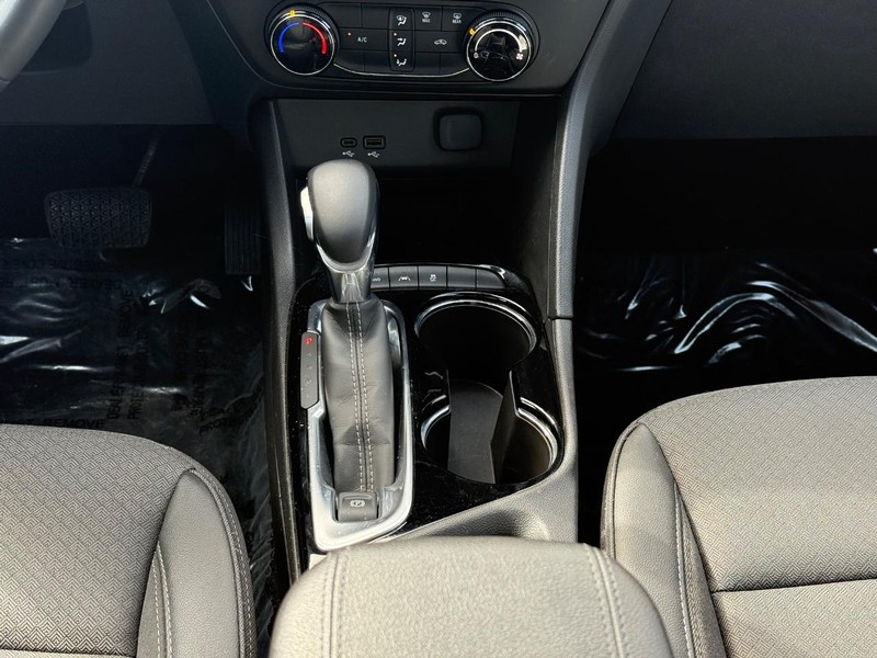 Buick Encore GX Vehicle Image 13