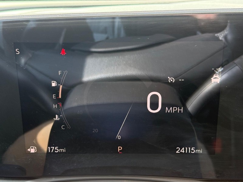 Buick Encore GX Vehicle Image 18