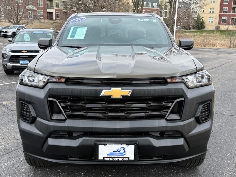 Chevrolet Colorado Vehicle Full-screen Gallery Image 09