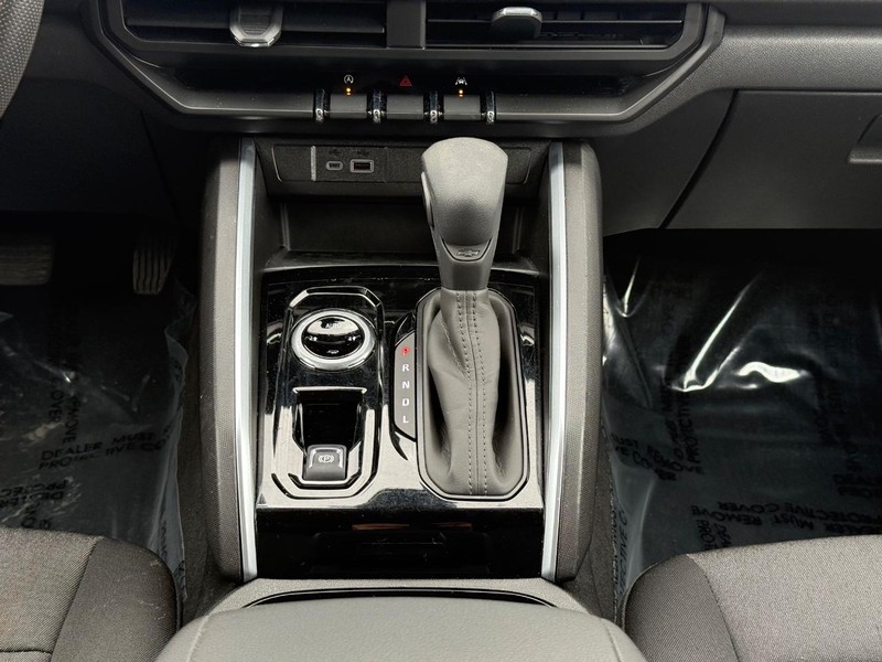 Chevrolet Colorado Vehicle Full-screen Gallery Image 14