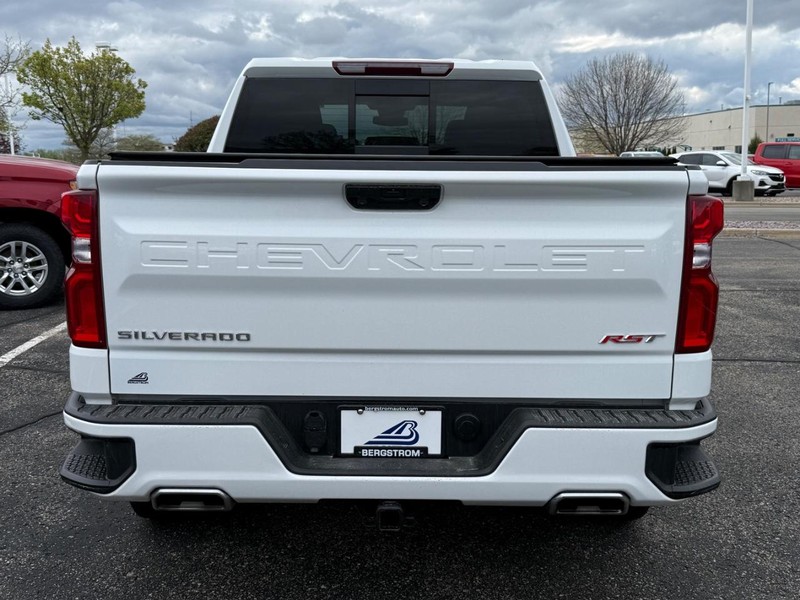 Chevrolet Silverado 1500 Vehicle Full-screen Gallery Image 04
