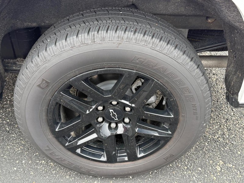 Chevrolet Silverado 1500 Vehicle Full-screen Gallery Image 07
