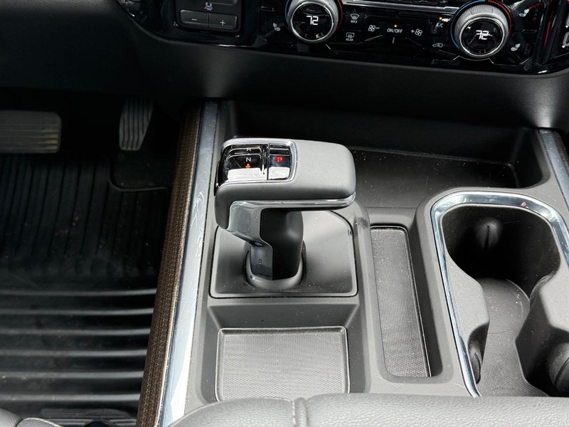 Chevrolet Silverado 1500 Vehicle Full-screen Gallery Image 14