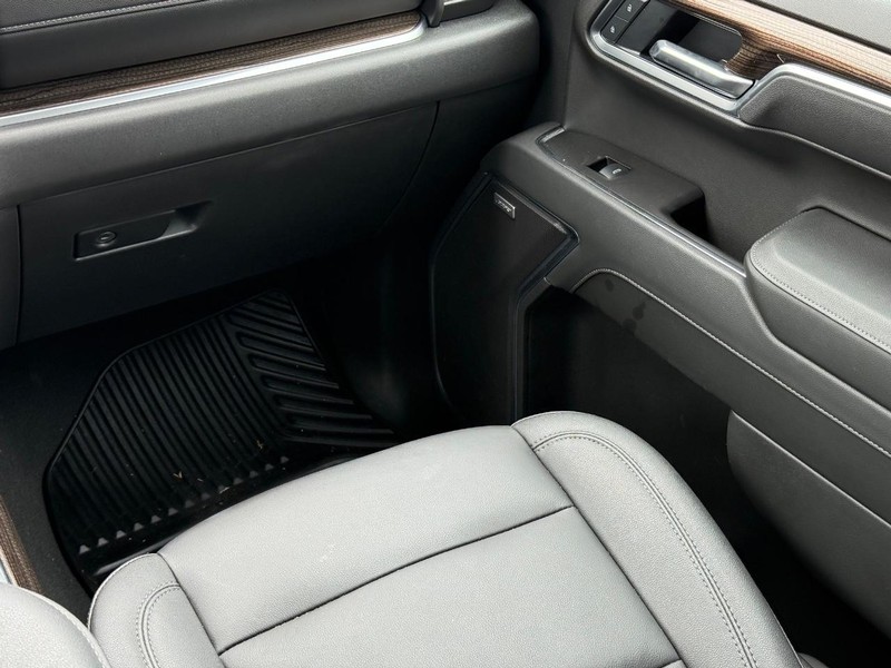 Chevrolet Silverado 1500 Vehicle Full-screen Gallery Image 15