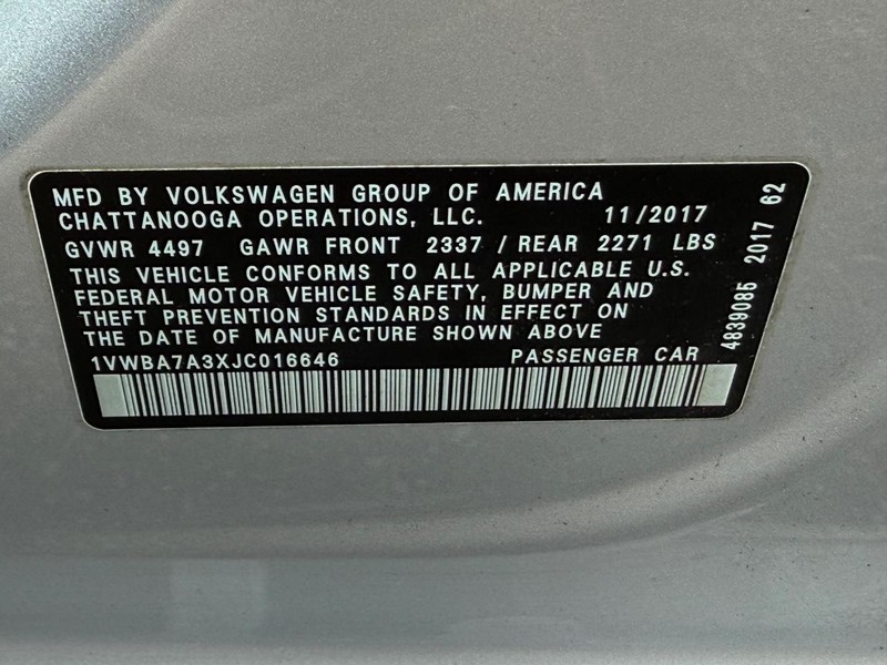 Volkswagen Passat Vehicle Image 23