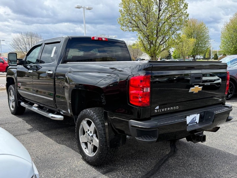 Chevrolet Silverado 2500HD Built After Aug 14 Vehicle Image 06
