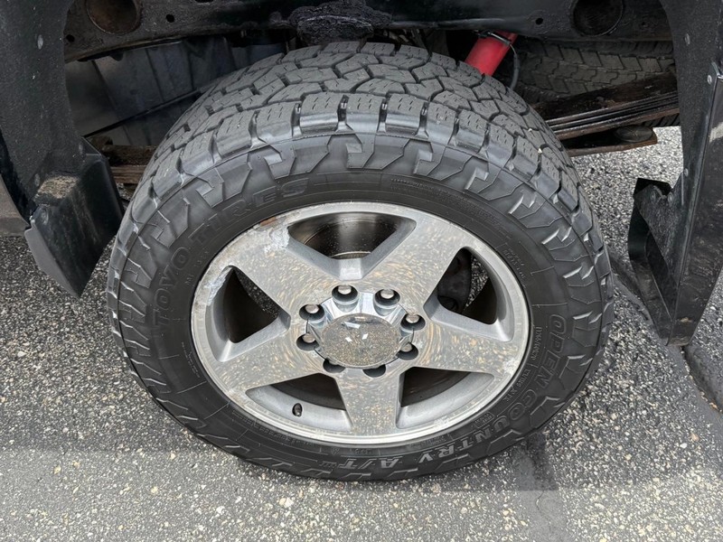 Chevrolet Silverado 2500HD Built After Aug 14 Vehicle Image 07