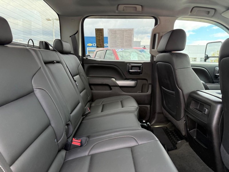 Chevrolet Silverado 2500HD Built After Aug 14 Vehicle Image 10