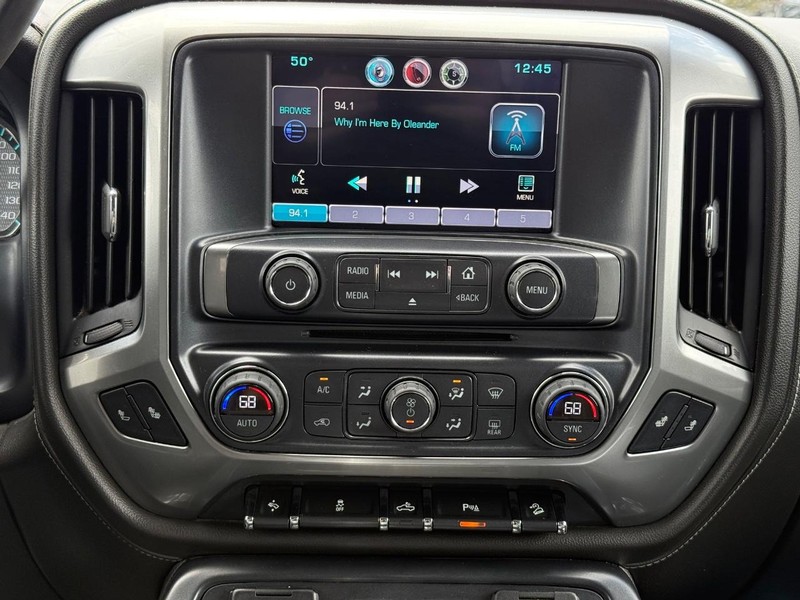 Chevrolet Silverado 2500HD Built After Aug 14 Vehicle Image 12