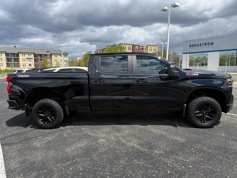 Chevrolet Silverado 1500 LTD Vehicle Image 02