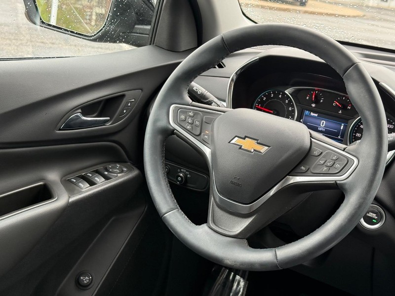 Chevrolet Equinox Vehicle Image 14